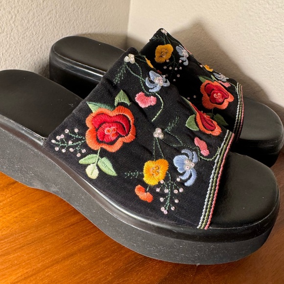 Boho Ipanema Chunky Embroidered Beaded Slide Sandals Size 8.5 - Picture 2 of 10